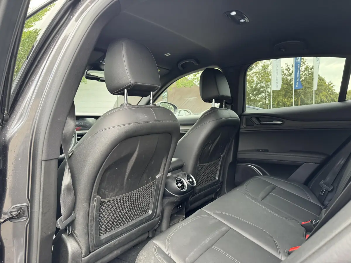 2.2 JTD AWD Veloce Automaat | VAN: € 34.900- VOOR: € 32.877,- UW HERFSTVOORDEEL: € 2.023,- | CAMERA| STOEL + STUURVERWARMING + MEMORY| KEY LESS ENTRY | LEDER | ADAPT. CRUISE CONTROL | 