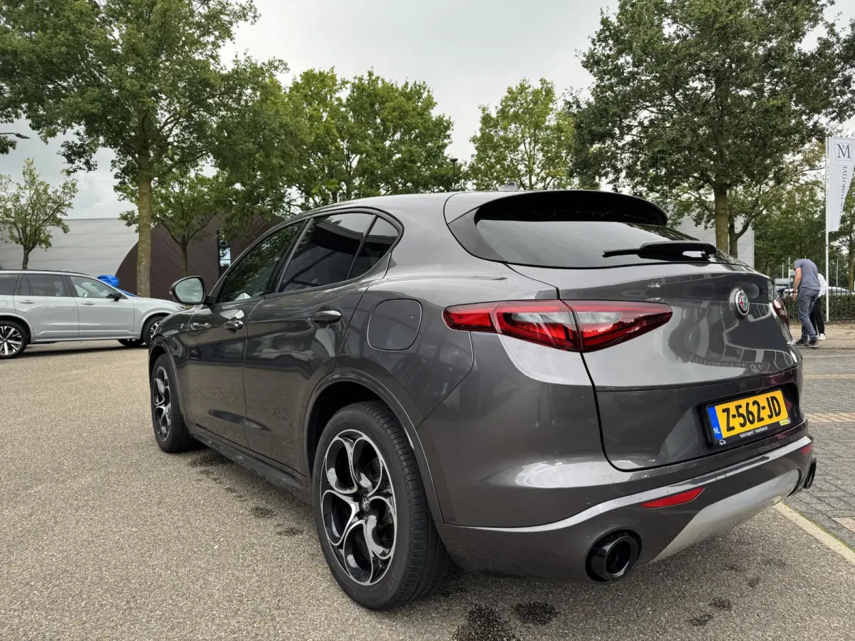 2.2 JTD AWD Veloce Automaat | VAN: € 34.900- VOOR: € 32.877,- UW HERFSTVOORDEEL: € 2.023,- | CAMERA| STOEL + STUURVERWARMING + MEMORY| KEY LESS ENTRY | LEDER | ADAPT. CRUISE CONTROL | 