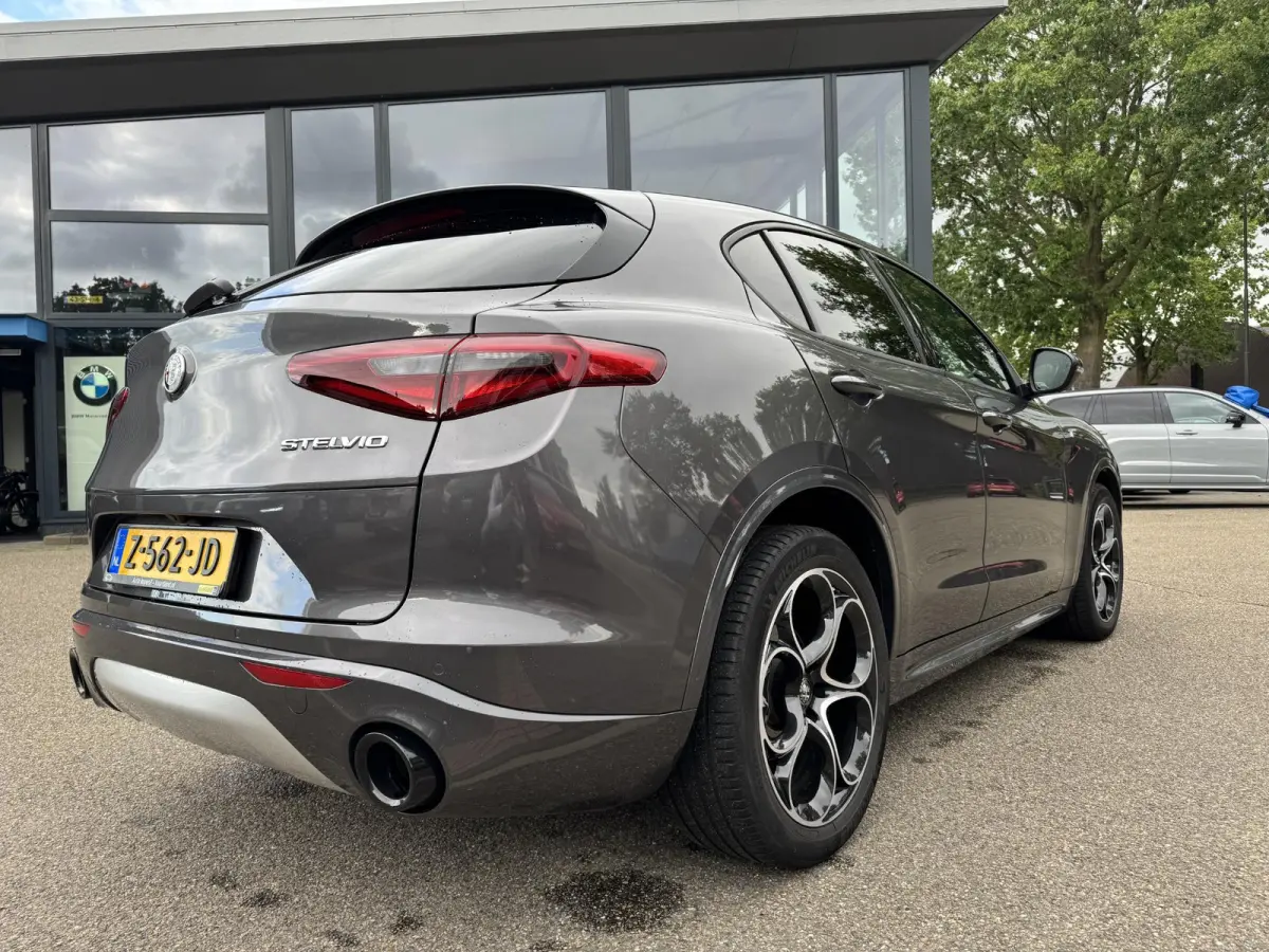 2.2 JTD AWD Veloce Automaat | VAN: € 34.900- VOOR: € 32.877,- UW HERFSTVOORDEEL: € 2.023,- | CAMERA| STOEL + STUURVERWARMING + MEMORY| KEY LESS ENTRY | LEDER | ADAPT. CRUISE CONTROL | 