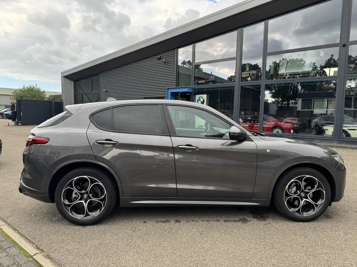 2.2 JTD AWD Veloce Automaat | VAN: € 34.900- VOOR: € 32.877,- UW HERFSTVOORDEEL: € 2.023,- | CAMERA| STOEL + STUURVERWARMING + MEMORY| KEY LESS ENTRY | LEDER | ADAPT. CRUISE CONTROL | 