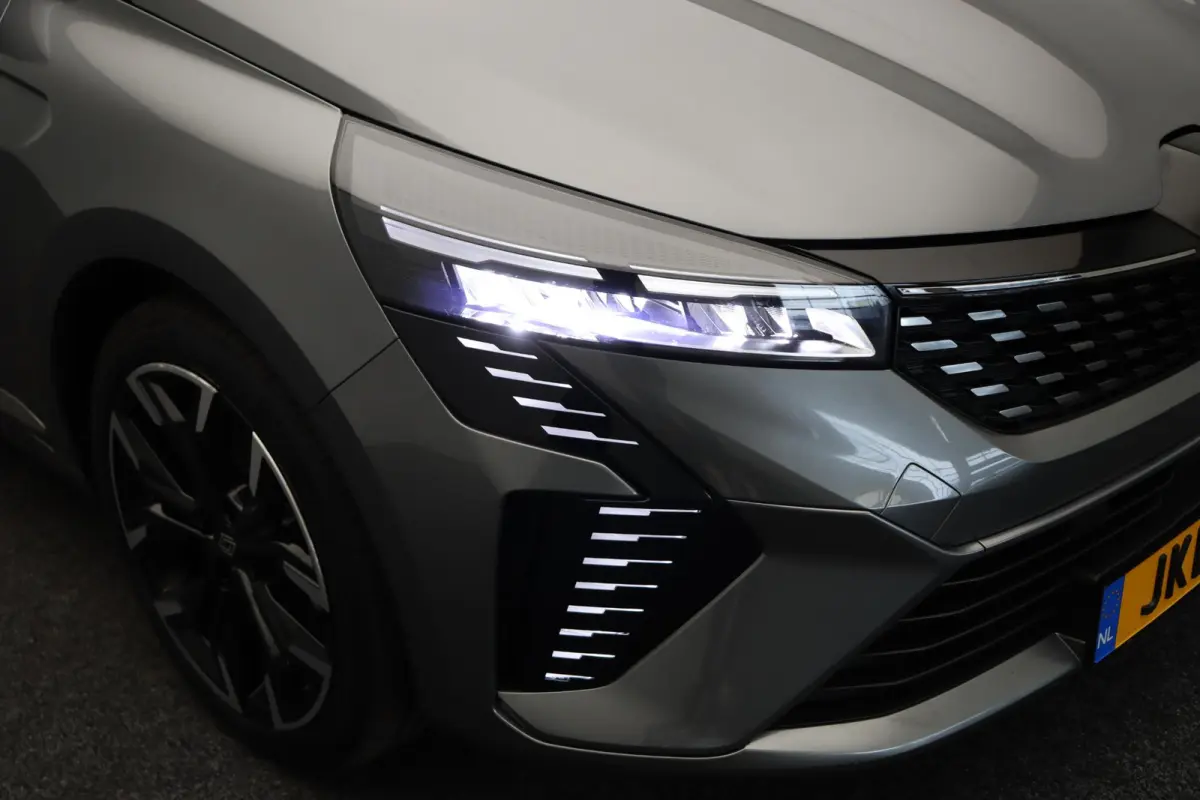 1.6 E-Tech Full Hybrid 145 techno | automaat | Climate Control | Cruise Control | 1e Eigenaar |