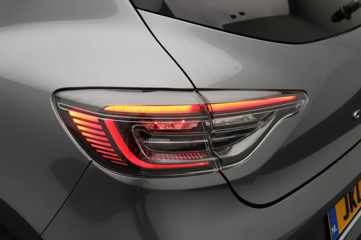 1.6 E-Tech Full Hybrid 145 techno | automaat | Climate Control | Cruise Control | 1e Eigenaar |