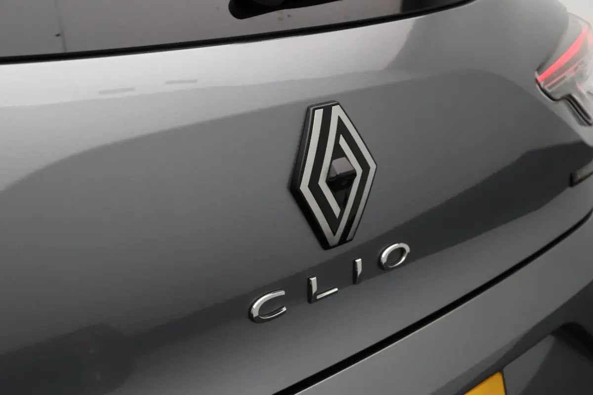 1.6 E-Tech Full Hybrid 145 techno | automaat | Climate Control | Cruise Control | 1e Eigenaar |