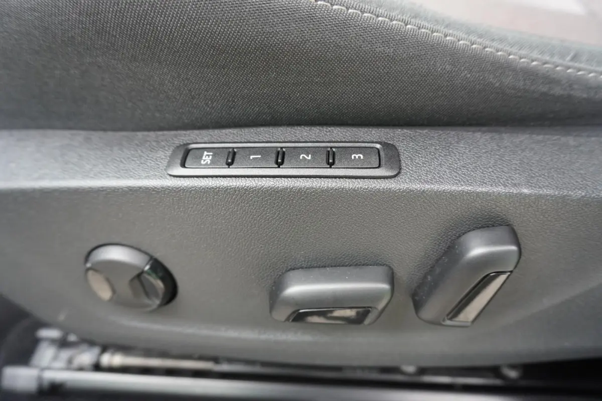 60 180pk First Edition | Adaptive cruise | Stoel-/ Stuurverwarming | Camera | Smartlink