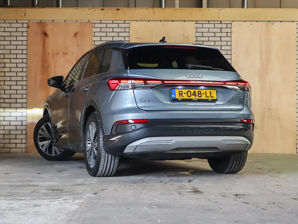 40 204pk Launch edition Advanced Plus 77 kWh | Apple Carplay/Android Auto | Voorstoelen Verwarmd | Adaptive Cruise