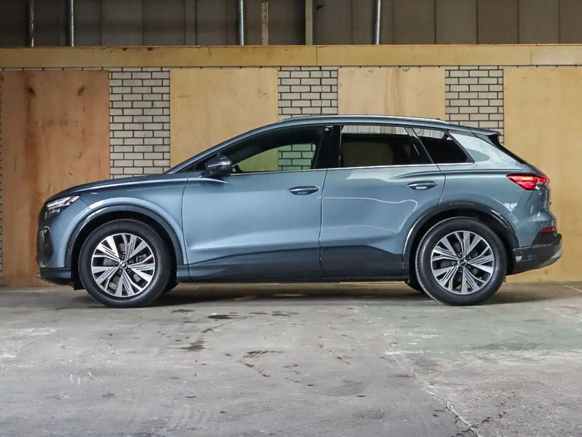 40 204pk Launch edition Advanced Plus 77 kWh | Apple Carplay/Android Auto | Voorstoelen Verwarmd | Adaptive Cruise