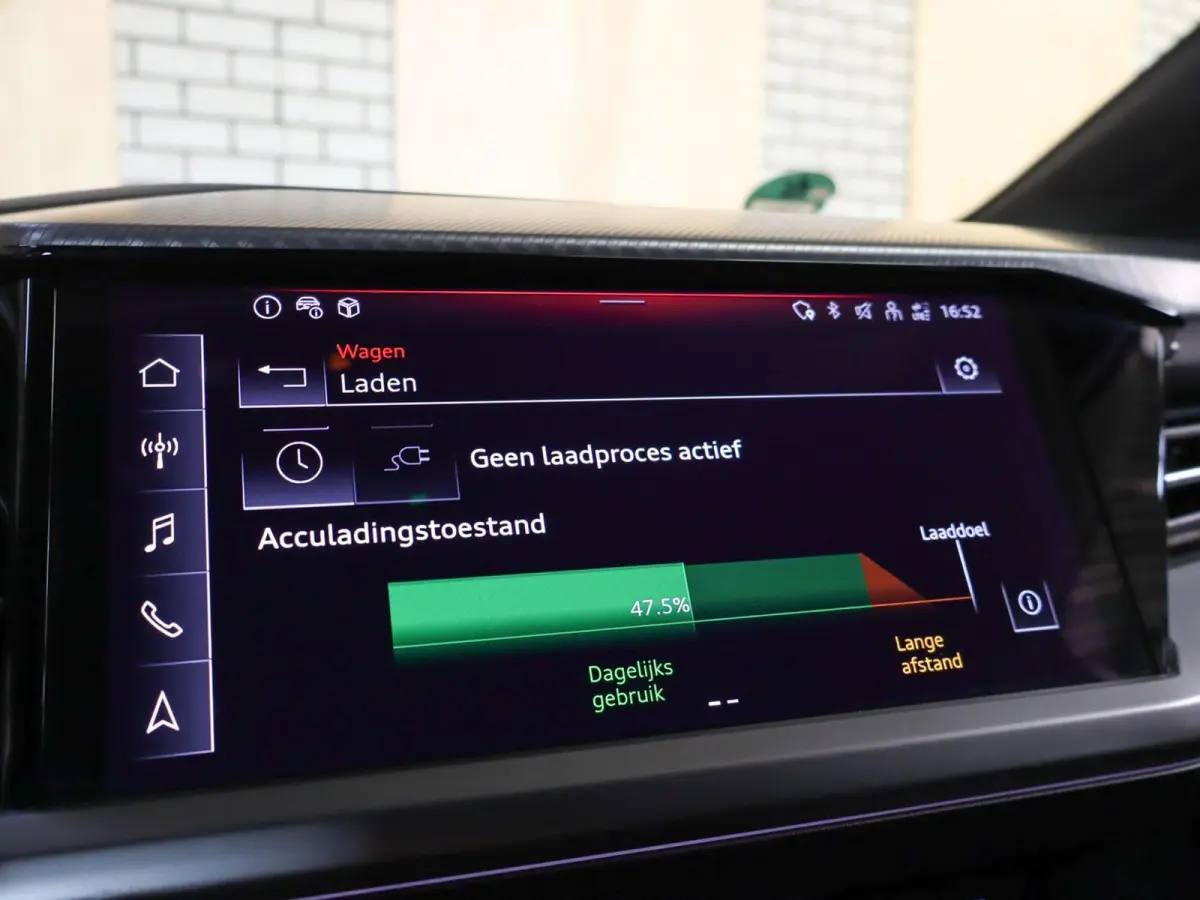 40 204pk Launch edition Advanced Plus 77 kWh | Apple Carplay/Android Auto | Voorstoelen Verwarmd | Adaptive Cruise