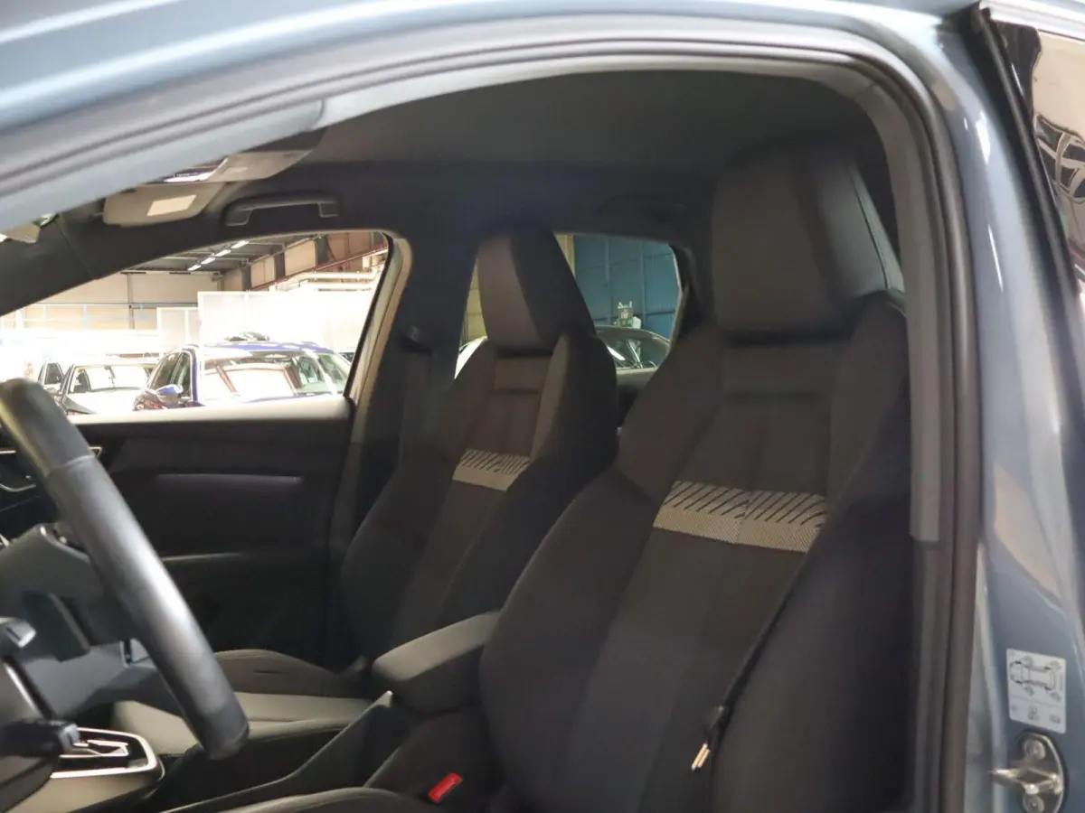 40 204pk Launch edition Advanced Plus 77 kWh | Apple Carplay/Android Auto | Voorstoelen Verwarmd | Adaptive Cruise