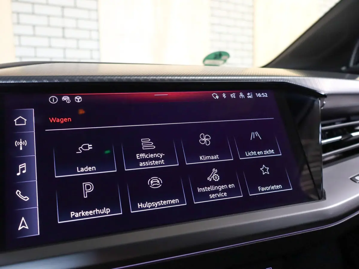 40 204pk Launch edition Advanced Plus 77 kWh | Apple Carplay/Android Auto | Voorstoelen Verwarmd | Adaptive Cruise