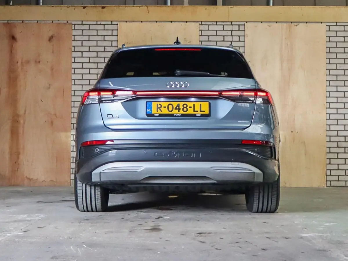 40 204pk Launch edition Advanced Plus 77 kWh | Apple Carplay/Android Auto | Voorstoelen Verwarmd | Adaptive Cruise