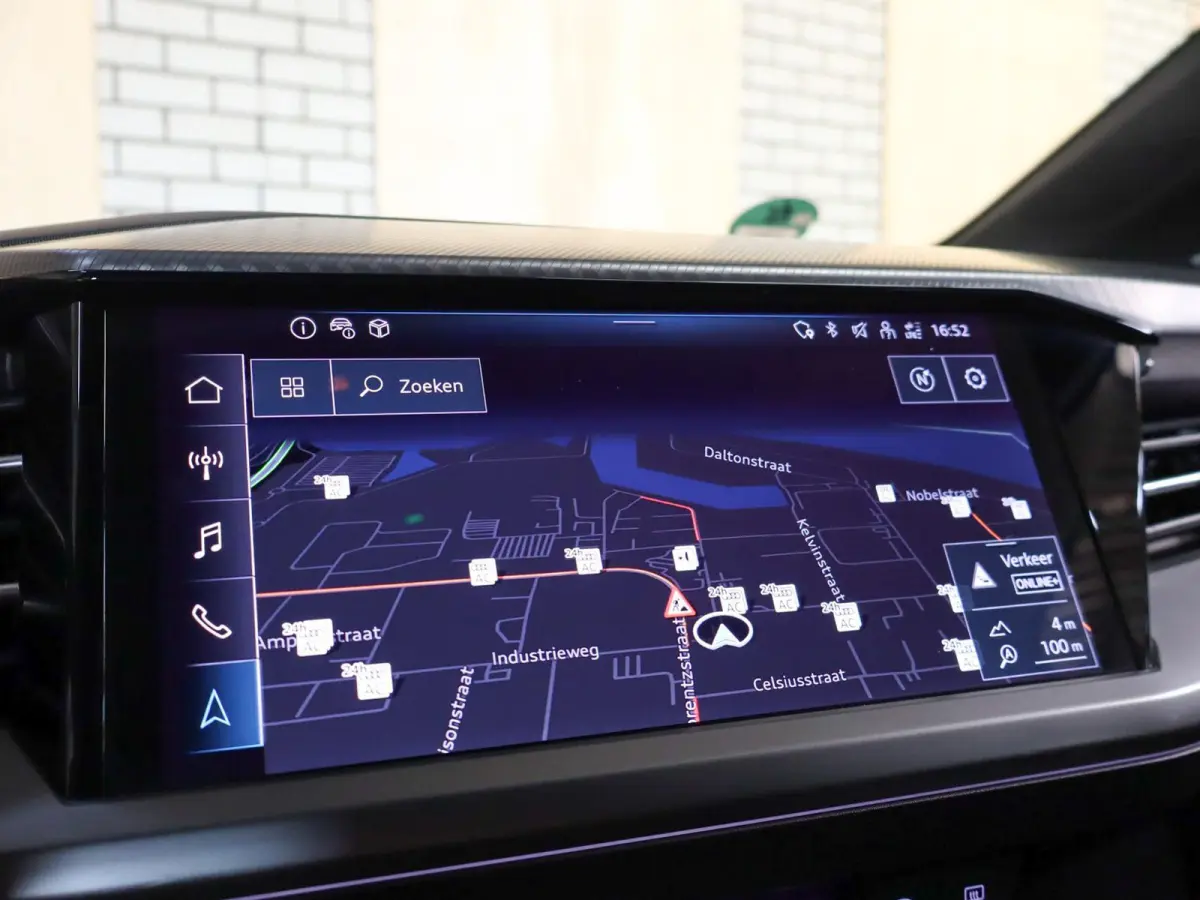 40 204pk Launch edition Advanced Plus 77 kWh | Apple Carplay/Android Auto | Voorstoelen Verwarmd | Adaptive Cruise
