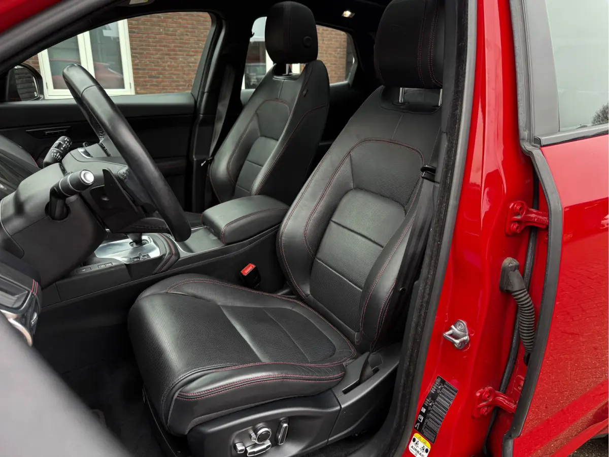 2.0 Si4 HSE Dynamic - Jaguar E-PACE 2.0 P250 AWD First Edition Black Pack - Eerste eigenaar! R-dynamic, Cruise, Elek. verw. stoelen, Airco!