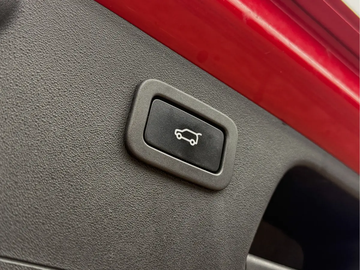2.0 Si4 HSE Dynamic - Jaguar E-PACE 2.0 P250 AWD First Edition Black Pack - Eerste eigenaar! R-dynamic, Cruise, Elek. verw. stoelen, Airco!