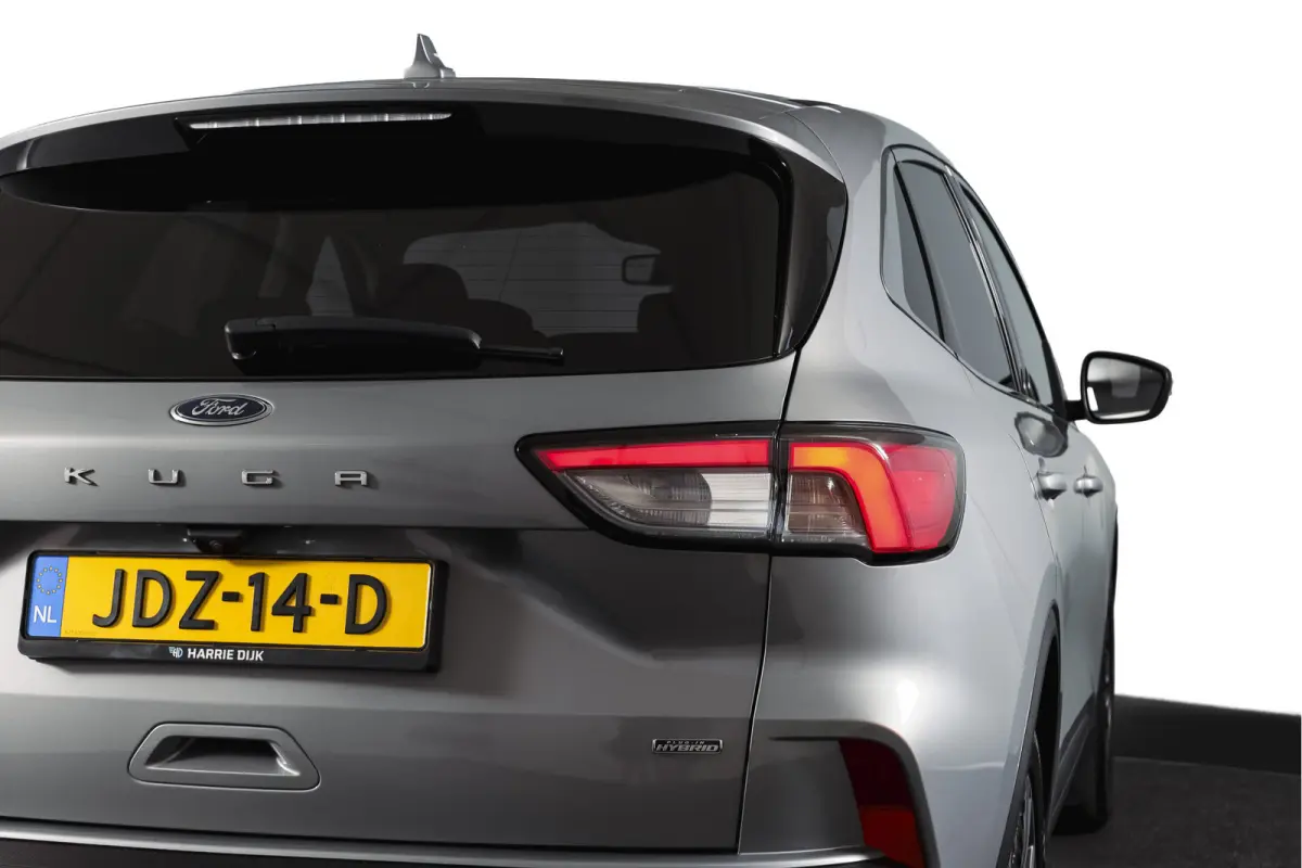 2.5 PHEV Titanium | Winterpakket | PDC V+A | Camera V+A | Navi + Carplay | Adapt. Cruise | PDC | Elek. Klep | LM 18" |