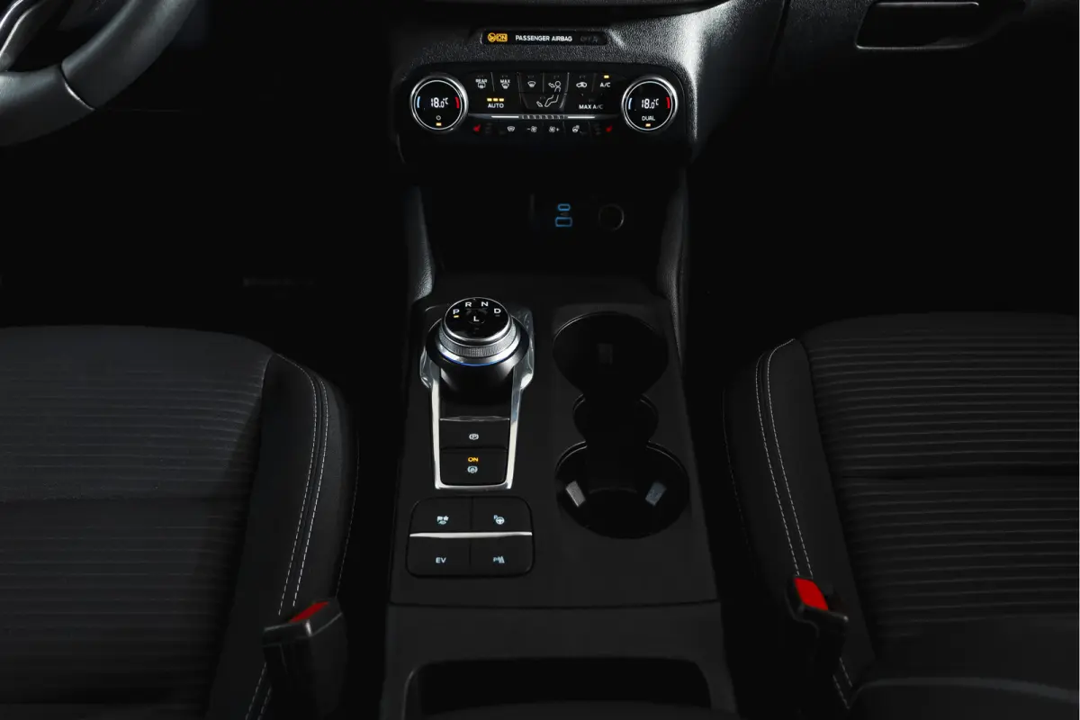 2.5 PHEV Titanium | Winterpakket | PDC V+A | Camera V+A | Navi + Carplay | Adapt. Cruise | PDC | Elek. Klep | LM 18" |