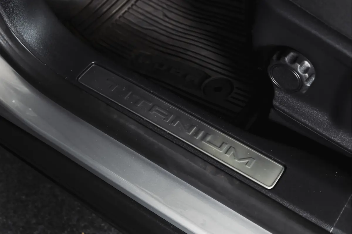 2.5 PHEV Titanium | Winterpakket | PDC V+A | Camera V+A | Navi + Carplay | Adapt. Cruise | PDC | Elek. Klep | LM 18" |