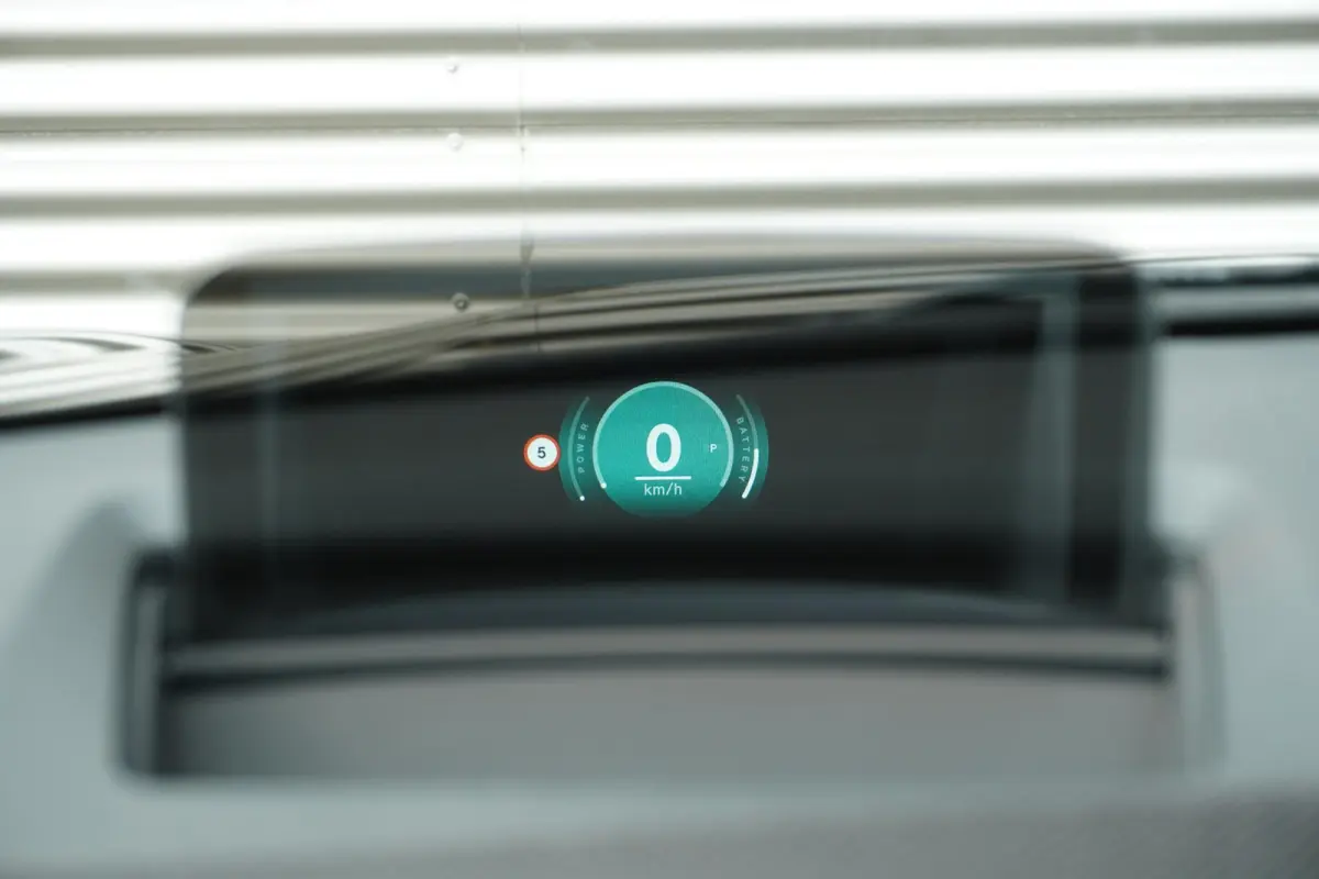 E | John Cooper Works Uitvoering | Pakket L | Glazen panoramadak | HIFI System Harman Kardon | Driving Assistant Plus | 20" John Cooper Works Flag Spoke 2-tone