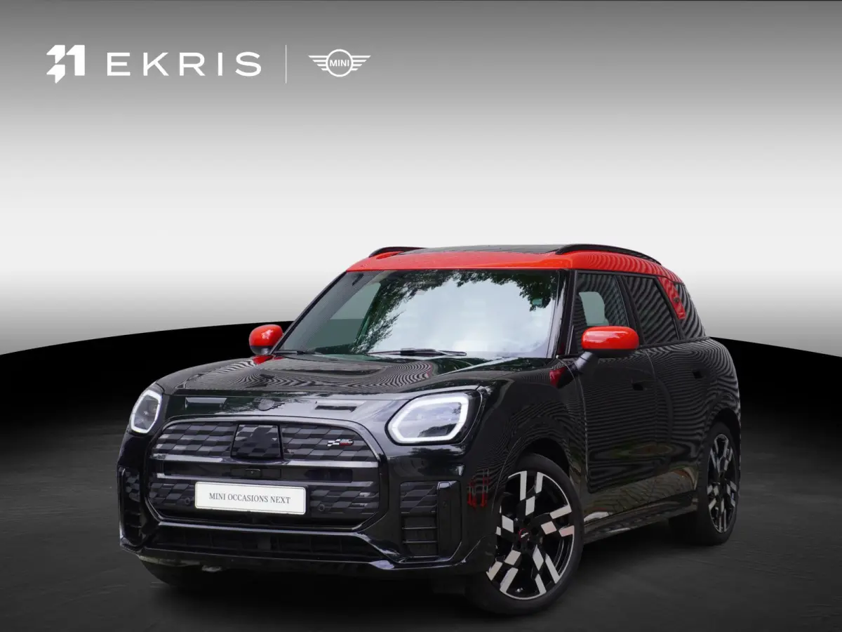 E | John Cooper Works Uitvoering | Pakket L | Glazen panoramadak | HIFI System Harman Kardon | Driving Assistant Plus | 20" John Cooper Works Flag Spoke 2-tone