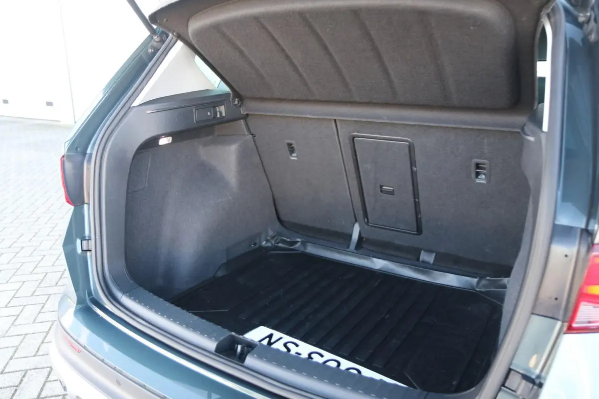 1.5 TSI 150pk Style Business Intense | Panoramadak | Trekhaak | Achteruitrijcamera | Navigatie | Full Link