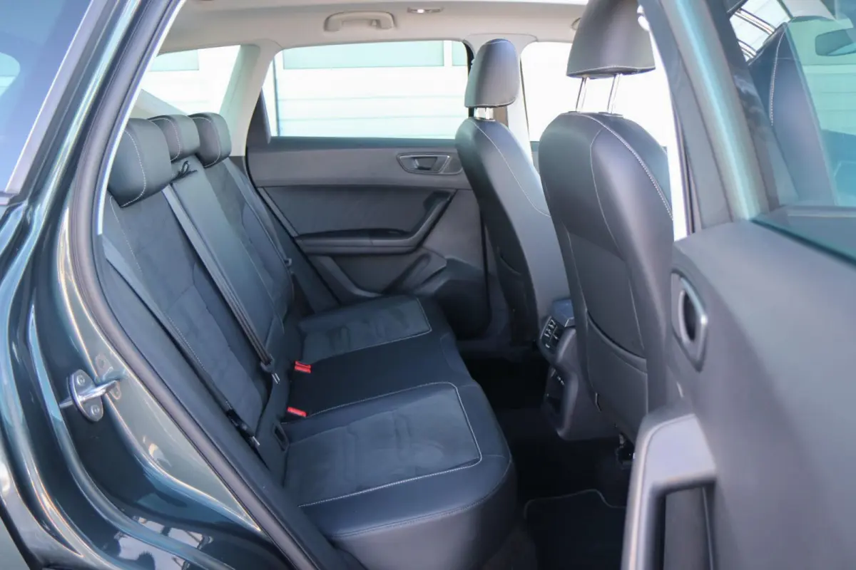1.5 TSI 150pk Style Business Intense | Panoramadak | Trekhaak | Achteruitrijcamera | Navigatie | Full Link