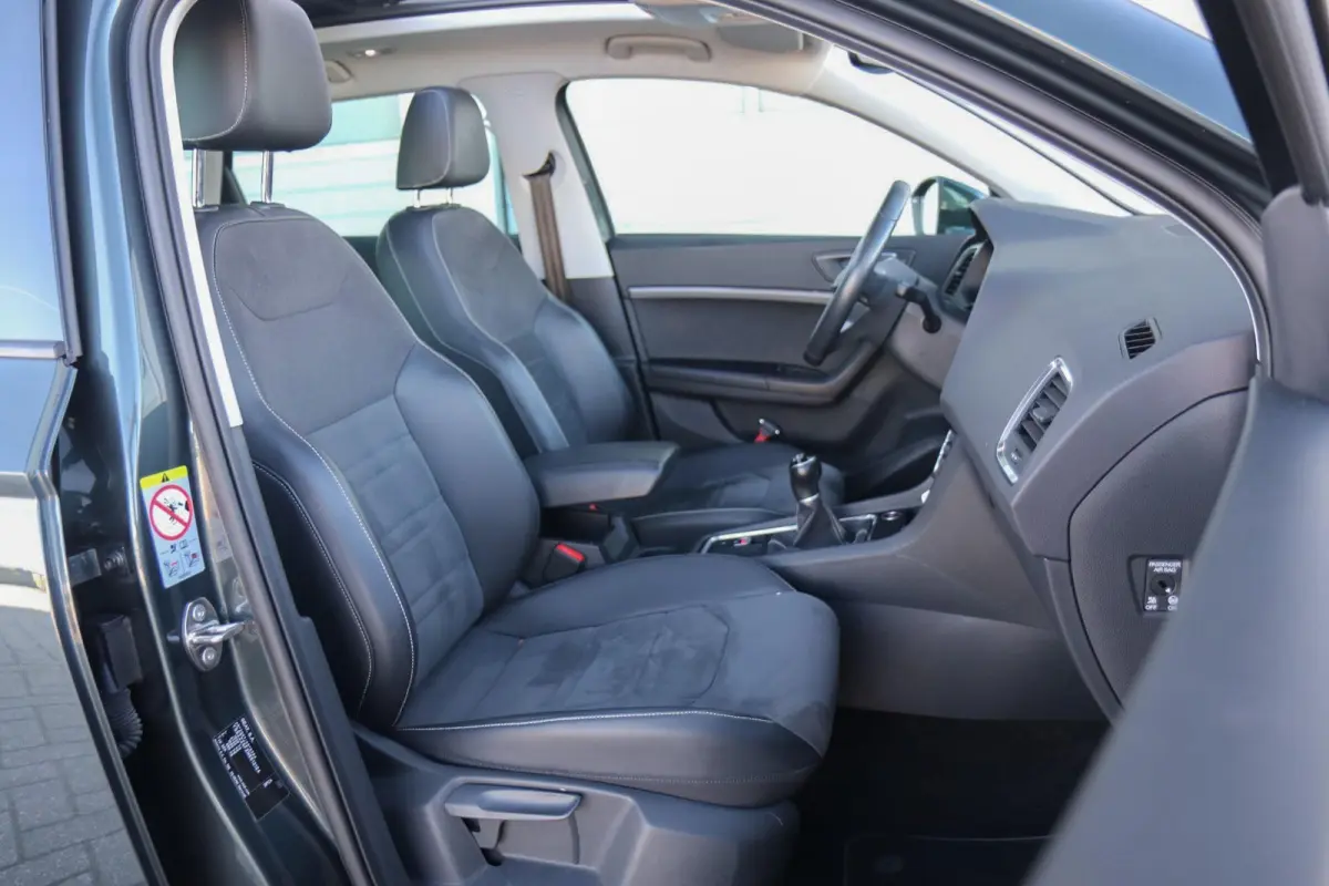 1.5 TSI 150pk Style Business Intense | Panoramadak | Trekhaak | Achteruitrijcamera | Navigatie | Full Link