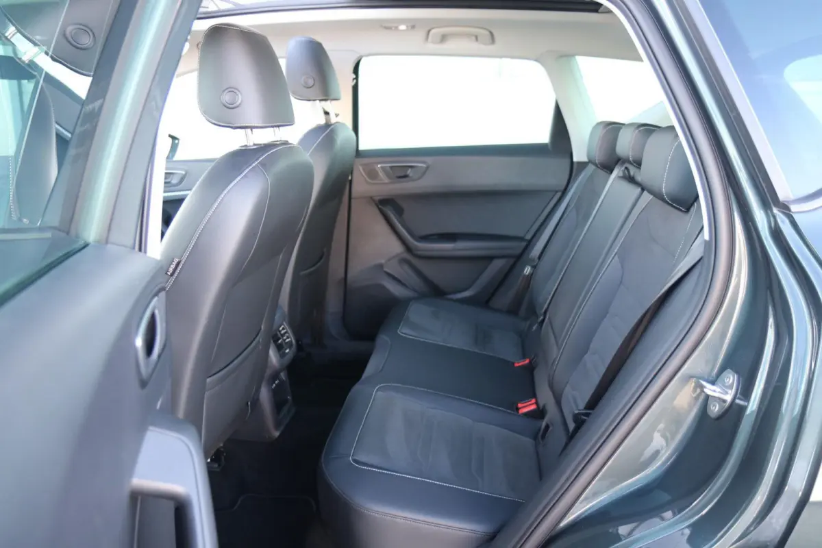 1.5 TSI 150pk Style Business Intense | Panoramadak | Trekhaak | Achteruitrijcamera | Navigatie | Full Link