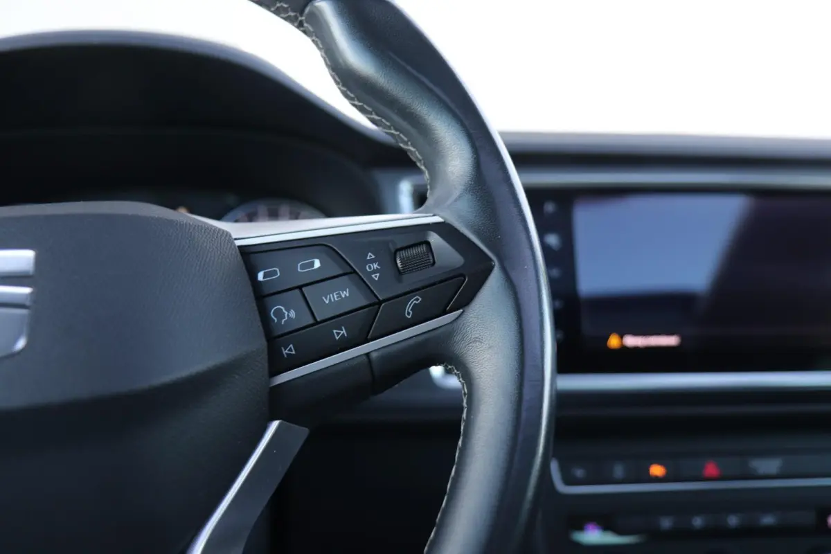 1.5 TSI 150pk Style Business Intense | Panoramadak | Trekhaak | Achteruitrijcamera | Navigatie | Full Link