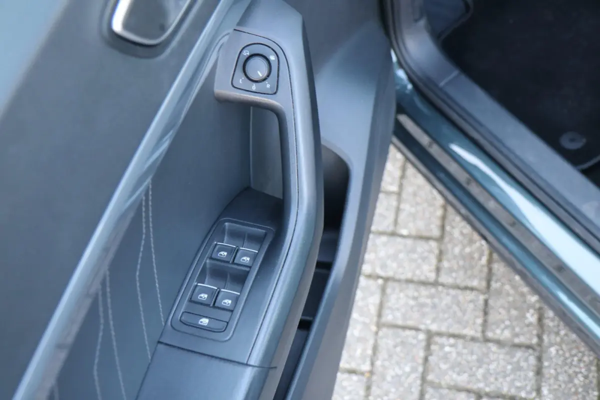 1.5 TSI 150pk Style Business Intense | Panoramadak | Trekhaak | Achteruitrijcamera | Navigatie | Full Link