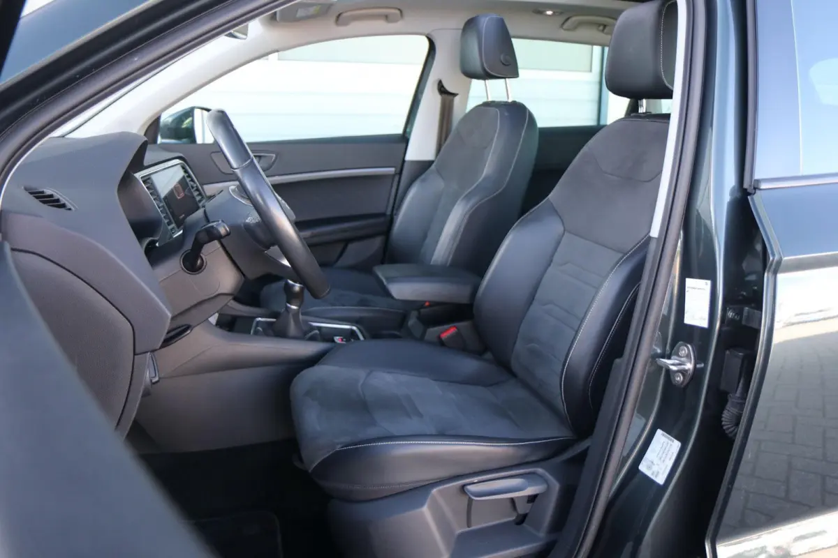 1.5 TSI 150pk DSG Style Business Intense | Panoramadak | Trekhaak | Achteruitrijcamera | Navigatie | Full Link