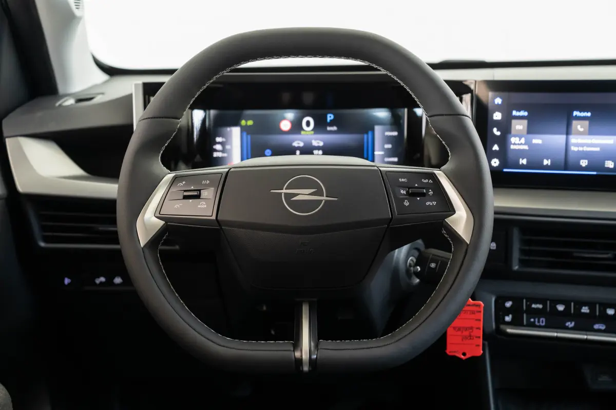 GS 44 kWh | Tot 8 Jaar Garantie | Stoel en Stuurverwarming | Camera | Navigatie | Parkeersensoren | Climate Controle | Apple Carplay & Android Auto |