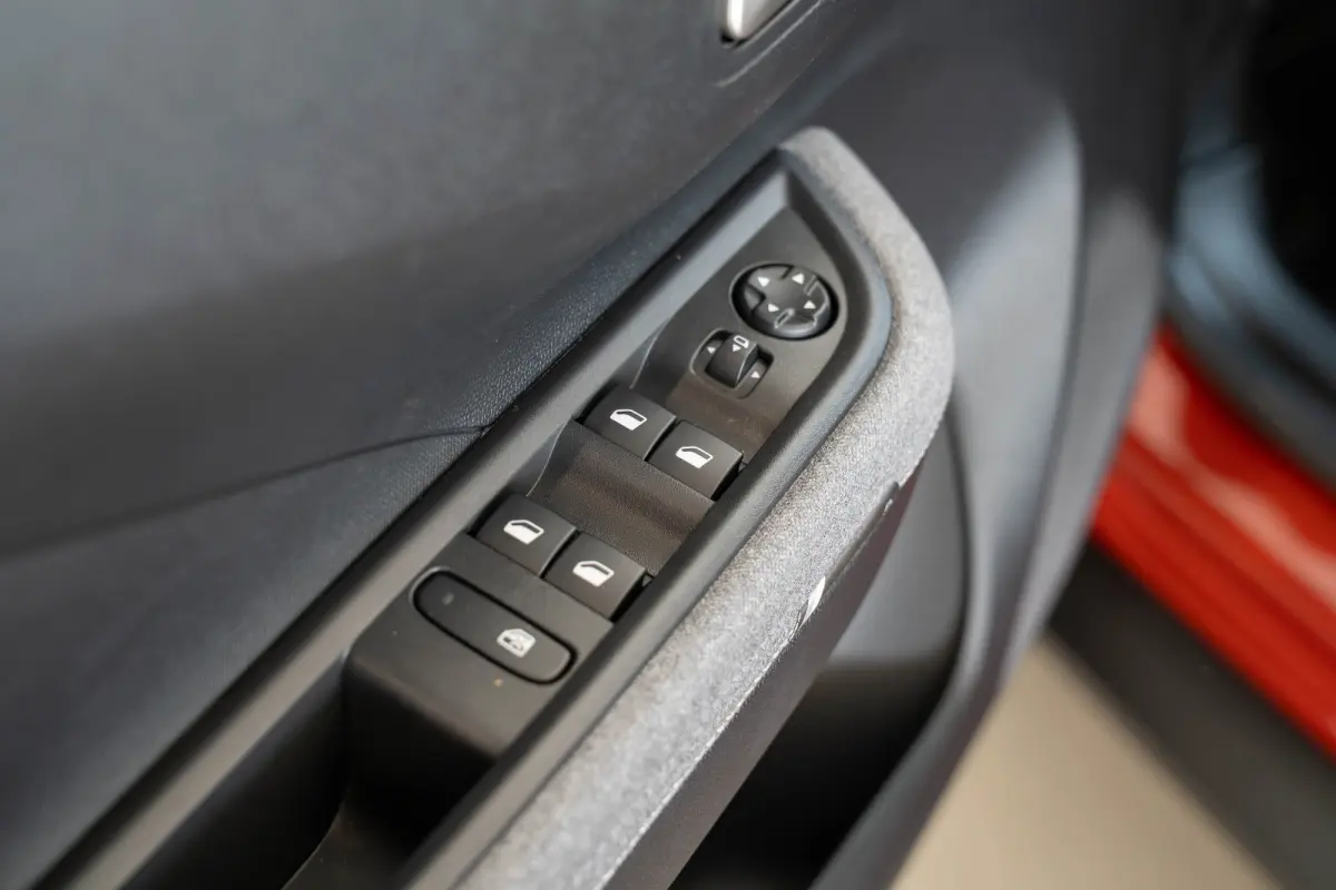 GS 44 kWh | Tot 8 Jaar Garantie | Stoel en Stuurverwarming | Camera | Navigatie | Parkeersensoren | Climate Controle | Apple Carplay & Android Auto |