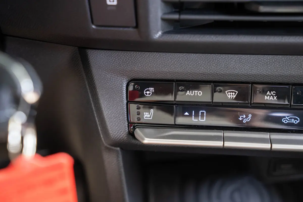 GS 44 kWh | Tot 8 Jaar Garantie | Stoel en Stuurverwarming | Camera | Navigatie | Parkeersensoren | Climate Controle | Apple Carplay & Android Auto |