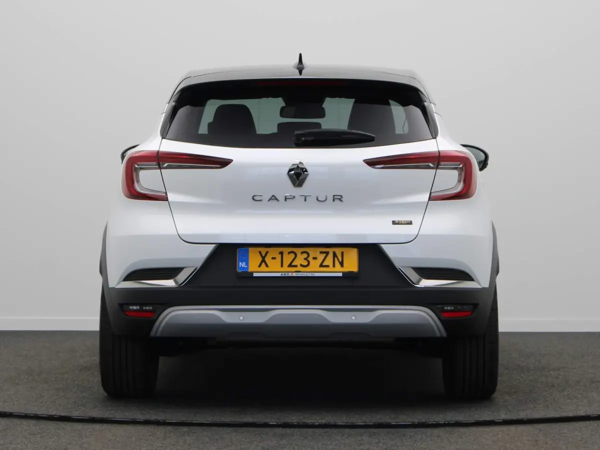 E-Tech Hybrid 145pk techno |Groot scherm | Achteruitrijcamera | Apple Carplay | Android Auto |