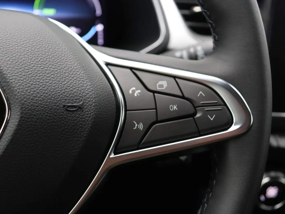 E-Tech Hybrid 145pk techno |Groot scherm | Achteruitrijcamera | Apple Carplay | Android Auto |