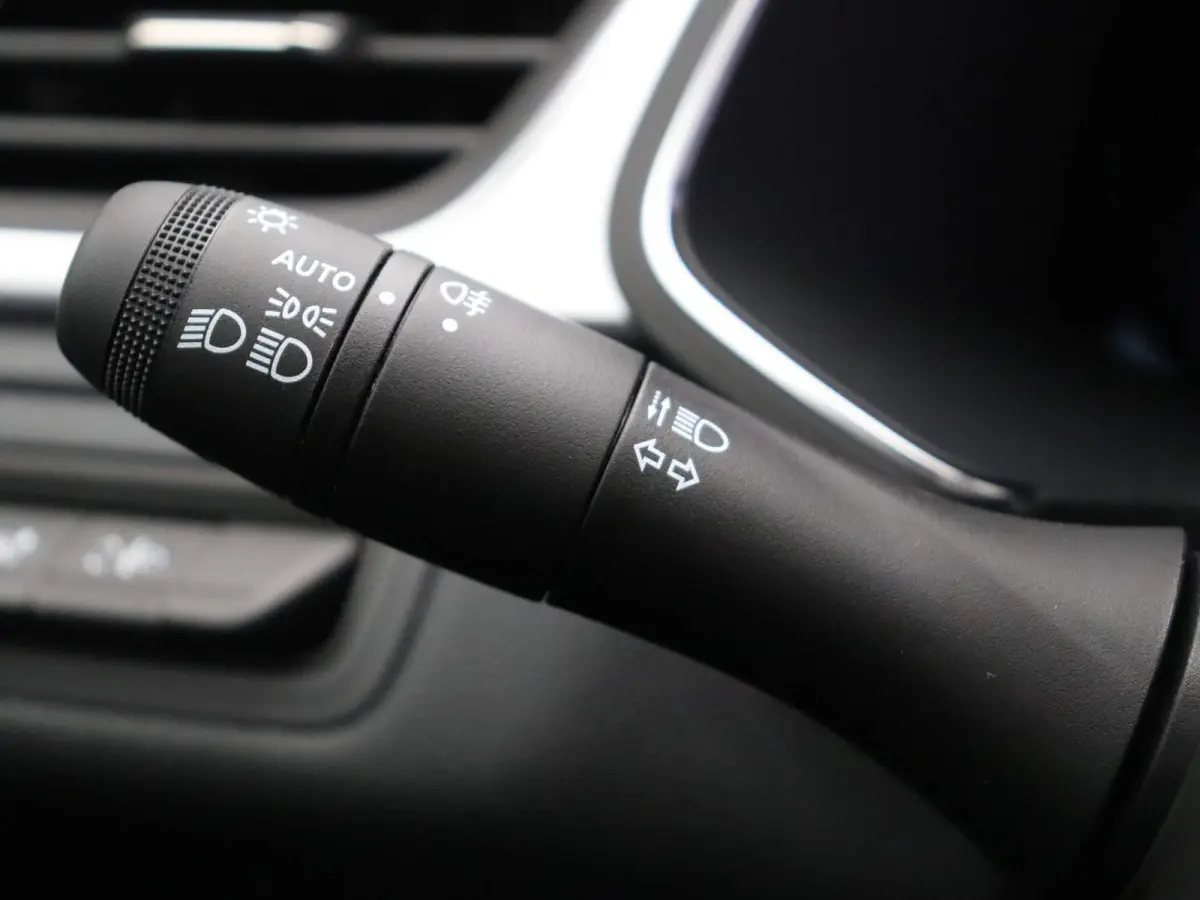 E-Tech Hybrid 145pk techno |Groot scherm | Achteruitrijcamera | Apple Carplay | Android Auto |