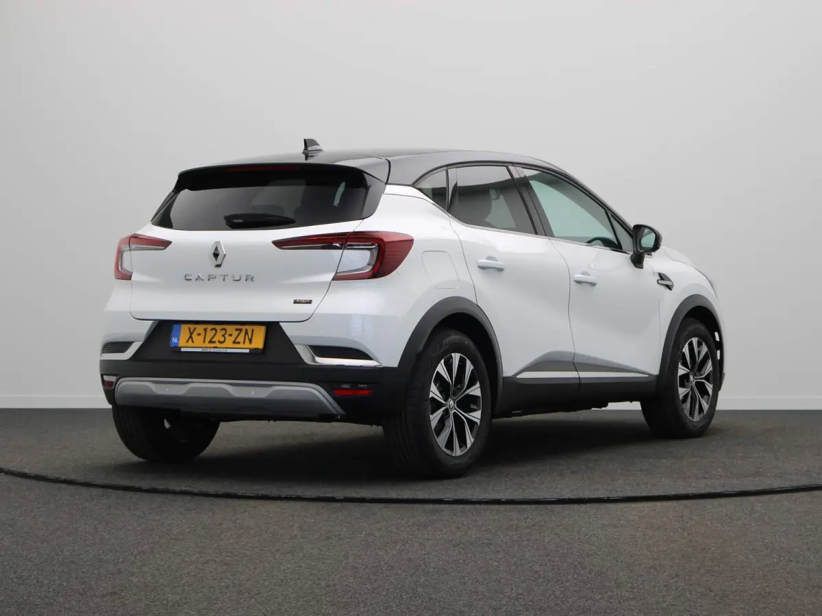E-Tech Hybrid 145pk techno |Groot scherm | Achteruitrijcamera | Apple Carplay | Android Auto |