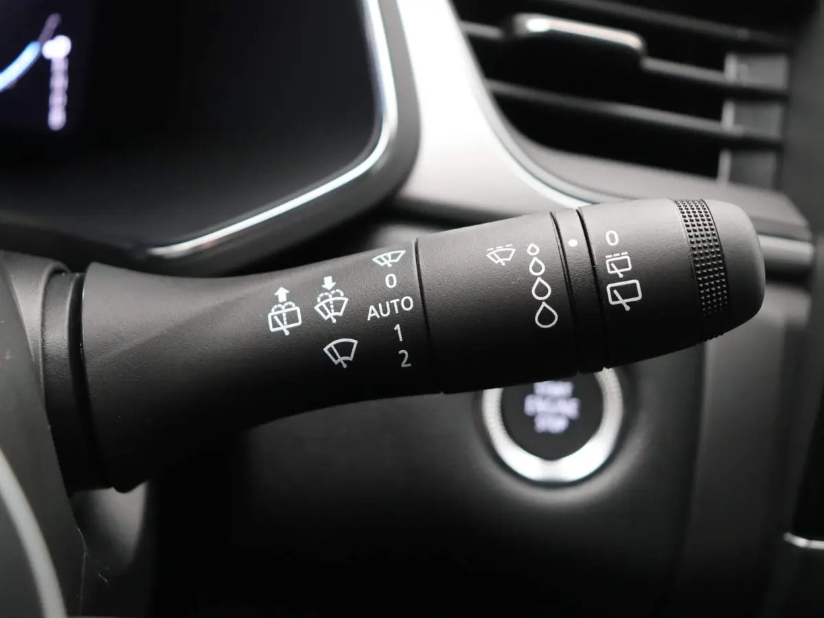 E-Tech Hybrid 145pk techno |Groot scherm | Achteruitrijcamera | Apple Carplay | Android Auto |
