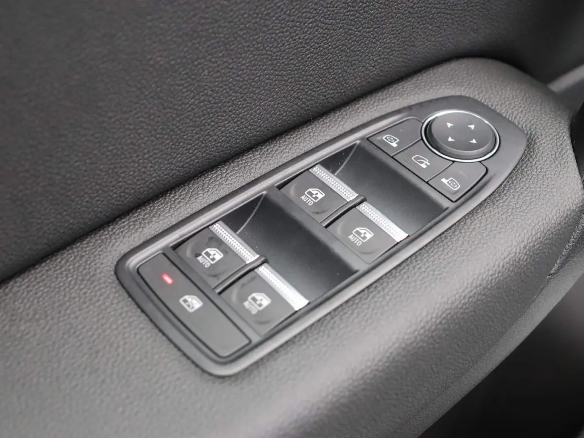 E-Tech Hybrid 145pk techno |Groot scherm | Achteruitrijcamera | Apple Carplay | Android Auto |