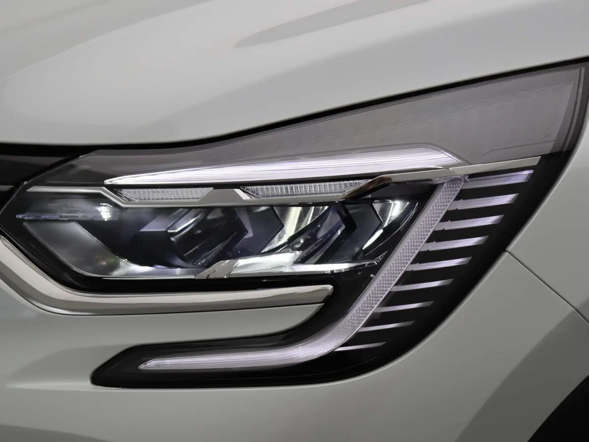 E-Tech Hybrid 145pk techno |Groot scherm | Achteruitrijcamera | Apple Carplay | Android Auto |
