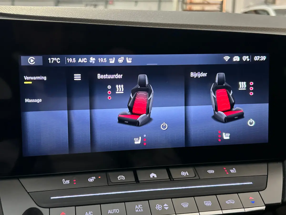1.6 Turbo Plug In Hybrid Ultimate Navigatie | Stoel+Stuurverwarming | Panoramadak | Drive Assist | Camera | | Achterbank met armsteun en skiluik | Achteruitrijcamera | Afwijkende dakkleur