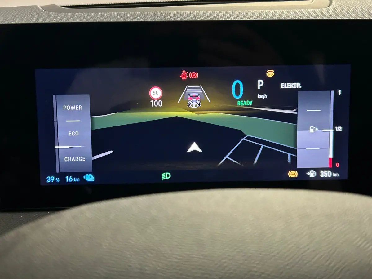 1.6 Turbo Plug In Hybrid Ultimate Navigatie | Stoel+Stuurverwarming | Panoramadak | Drive Assist | Camera | | Achterbank met armsteun en skiluik | Achteruitrijcamera | Afwijkende dakkleur