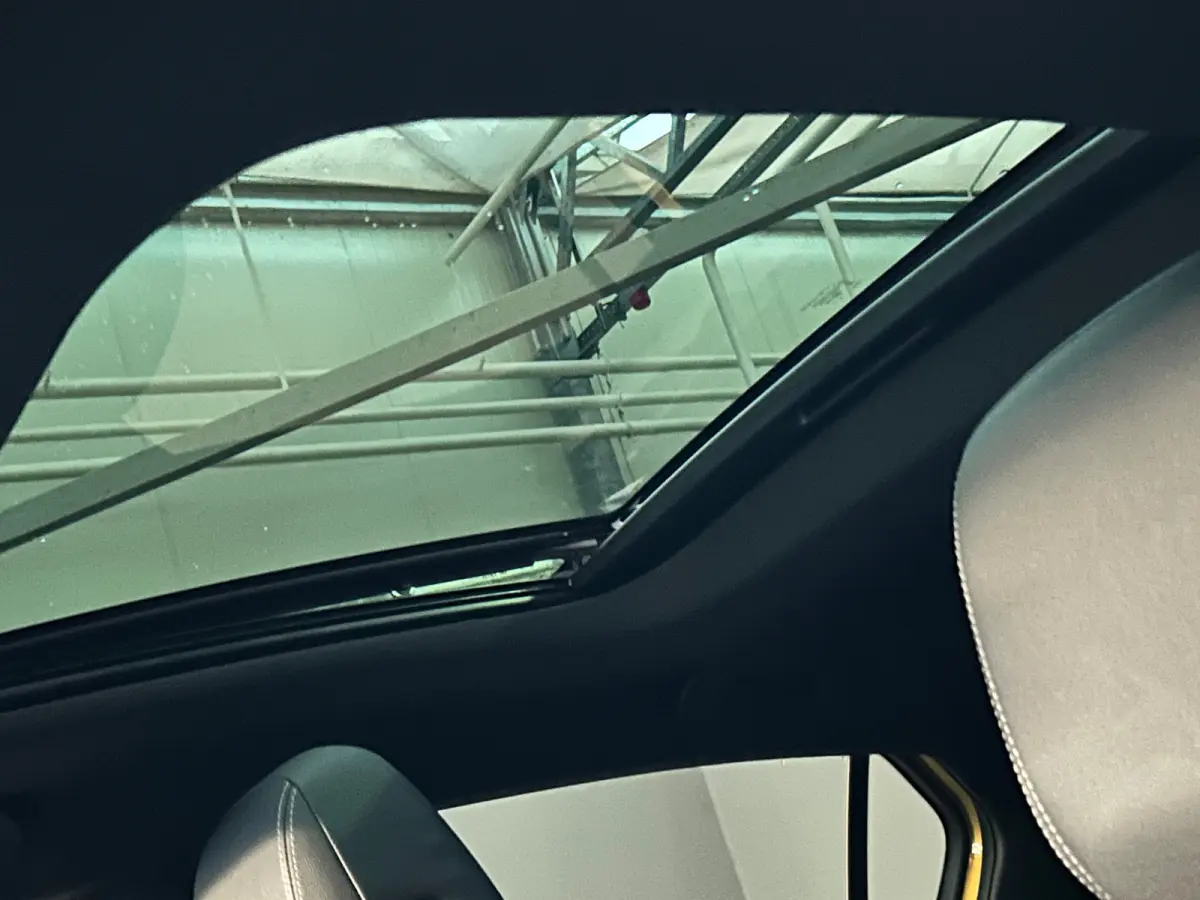 1.6 Turbo Plug In Hybrid Ultimate Navigatie | Stoel+Stuurverwarming | Panoramadak | Drive Assist | Camera | | Achterbank met armsteun en skiluik | Achteruitrijcamera | Afwijkende dakkleur