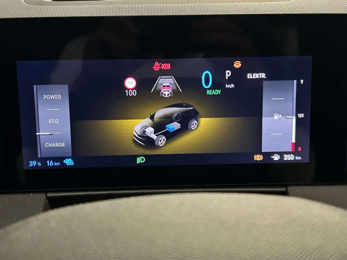 1.6 Turbo Plug In Hybrid Ultimate Navigatie | Stoel+Stuurverwarming | Panoramadak | Drive Assist | Camera | | Achterbank met armsteun en skiluik | Achteruitrijcamera | Afwijkende dakkleur