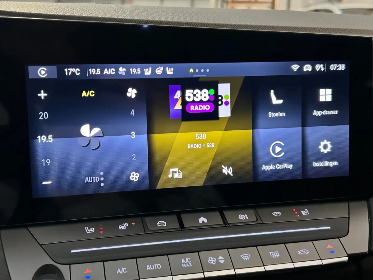 1.6 Turbo Plug In Hybrid Ultimate Navigatie | Stoel+Stuurverwarming | Panoramadak | Drive Assist | Camera | | Achterbank met armsteun en skiluik | Achteruitrijcamera | Afwijkende dakkleur