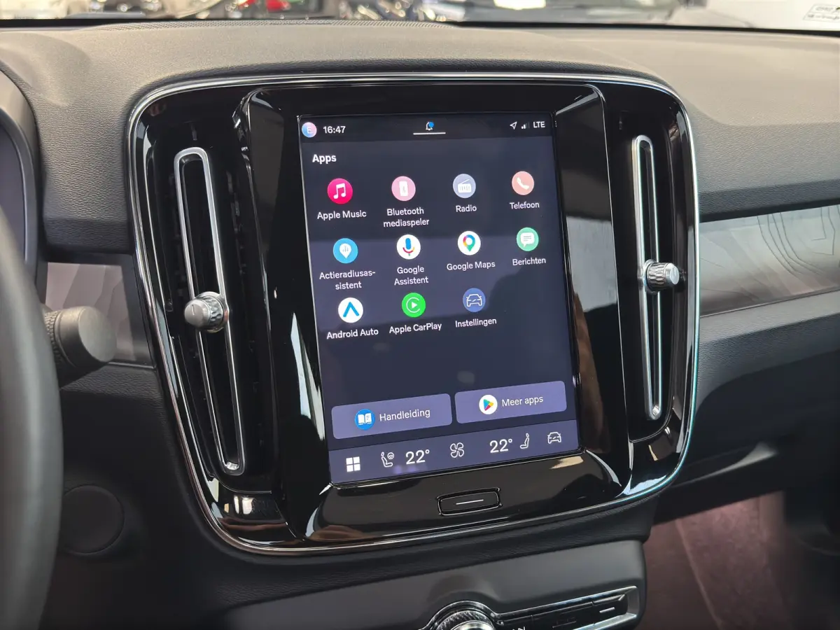Recharge Twin Intro Edition 78 kWh | 360 Camera | Panoramadak | Stuur+Stoelverwarming | Apple Carplay/Android Auto |
