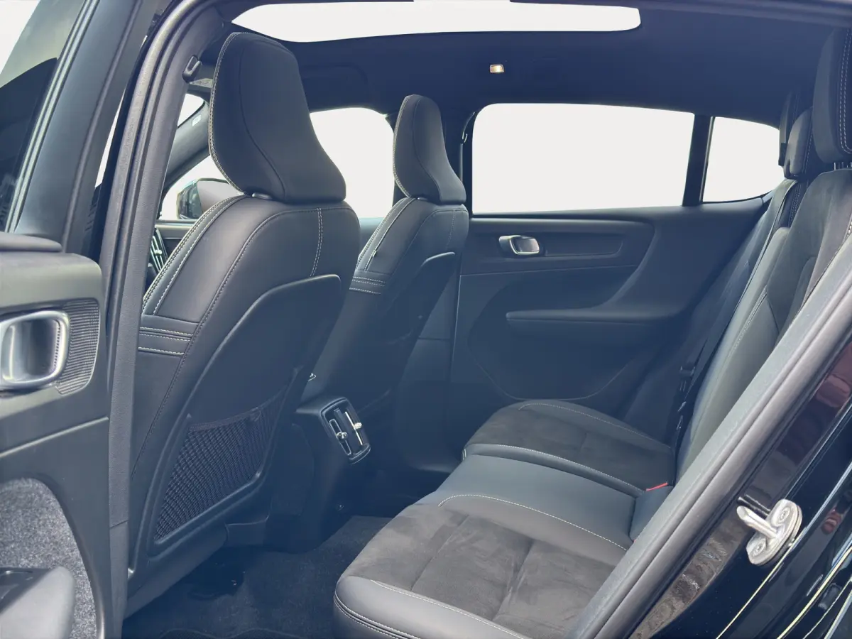 Recharge Twin Intro Edition 78 kWh | 360 Camera | Panoramadak | Stuur+Stoelverwarming | Apple Carplay/Android Auto |