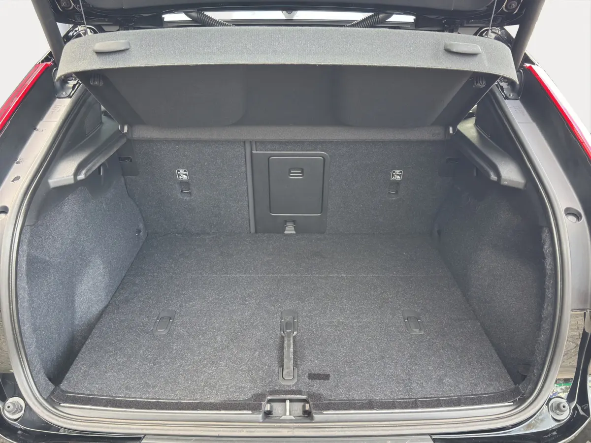 Recharge Twin Intro Edition 78 kWh | 360 Camera | Panoramadak | Stuur+Stoelverwarming | Apple Carplay/Android Auto |
