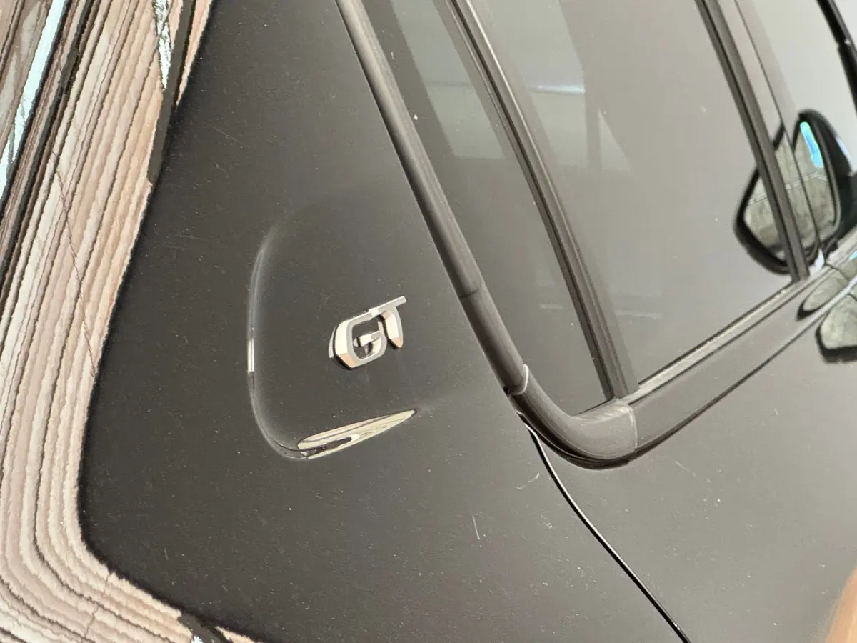 1.2 PureTech GT Pack Panoramadak | Automaat | Camera | 17 LMV | Clima | Leder/Alcantara | 3D Dashboard | Carplay | Bluetooth | LED  | Achteruitrijcamera | Apple Carplay/Android Auto|telefoon