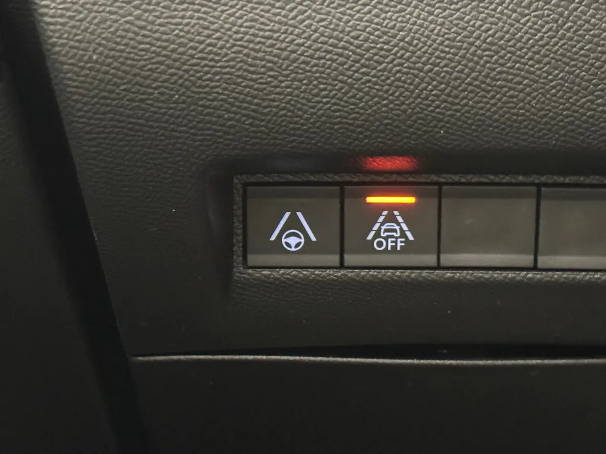 1.2 PureTech GT Pack Panoramadak | Automaat | Camera | 17 LMV | Clima | Leder/Alcantara | 3D Dashboard | Carplay | Bluetooth | LED  | Achteruitrijcamera | Apple Carplay/Android Auto|telefoon
