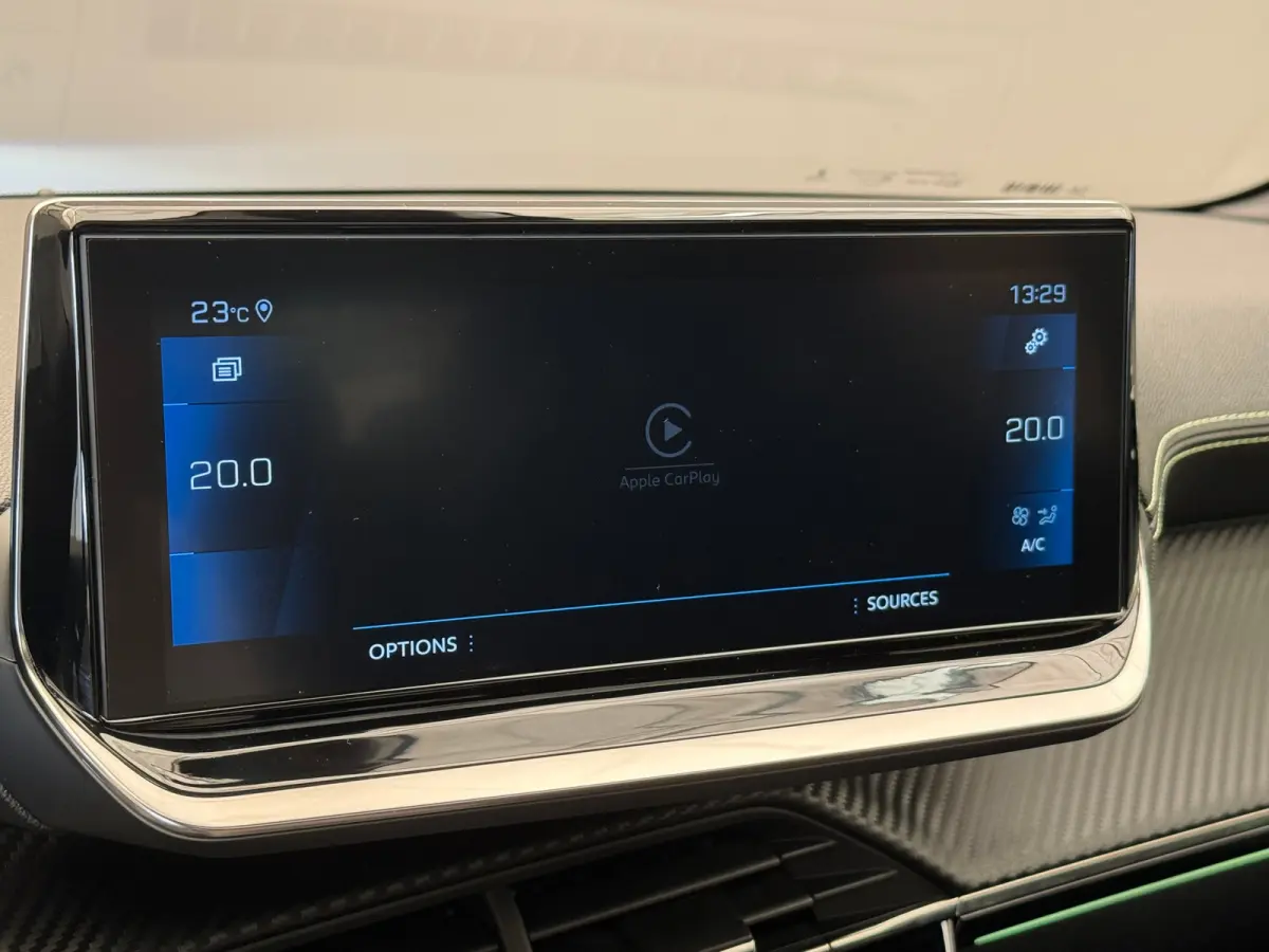 1.2 PureTech GT Pack Panoramadak | Automaat | Camera | 17 LMV | Clima | Leder/Alcantara | 3D Dashboard | Carplay | Bluetooth | LED  | Achteruitrijcamera | Apple Carplay/Android Auto|telefoon
